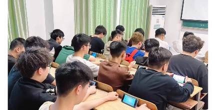 机械与工程学院组织全体学生共同观看“千万高校学生同上一堂国家安全教育课”