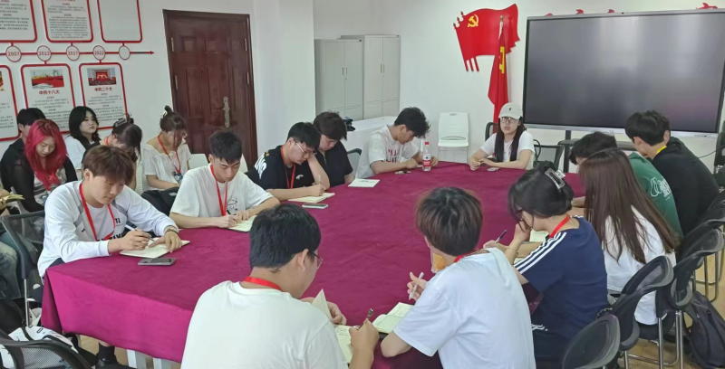 团学动态——经管学院团学干部召开第十四周例会
