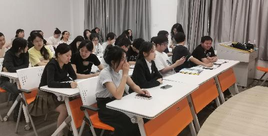 公共外语教学部开展课程思政示范课和数字化教学研讨会