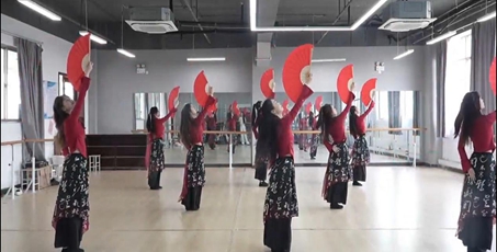 艺术与传媒学院表演系倾情参演江夏·金水第三届莲藕龙虾节开幕式