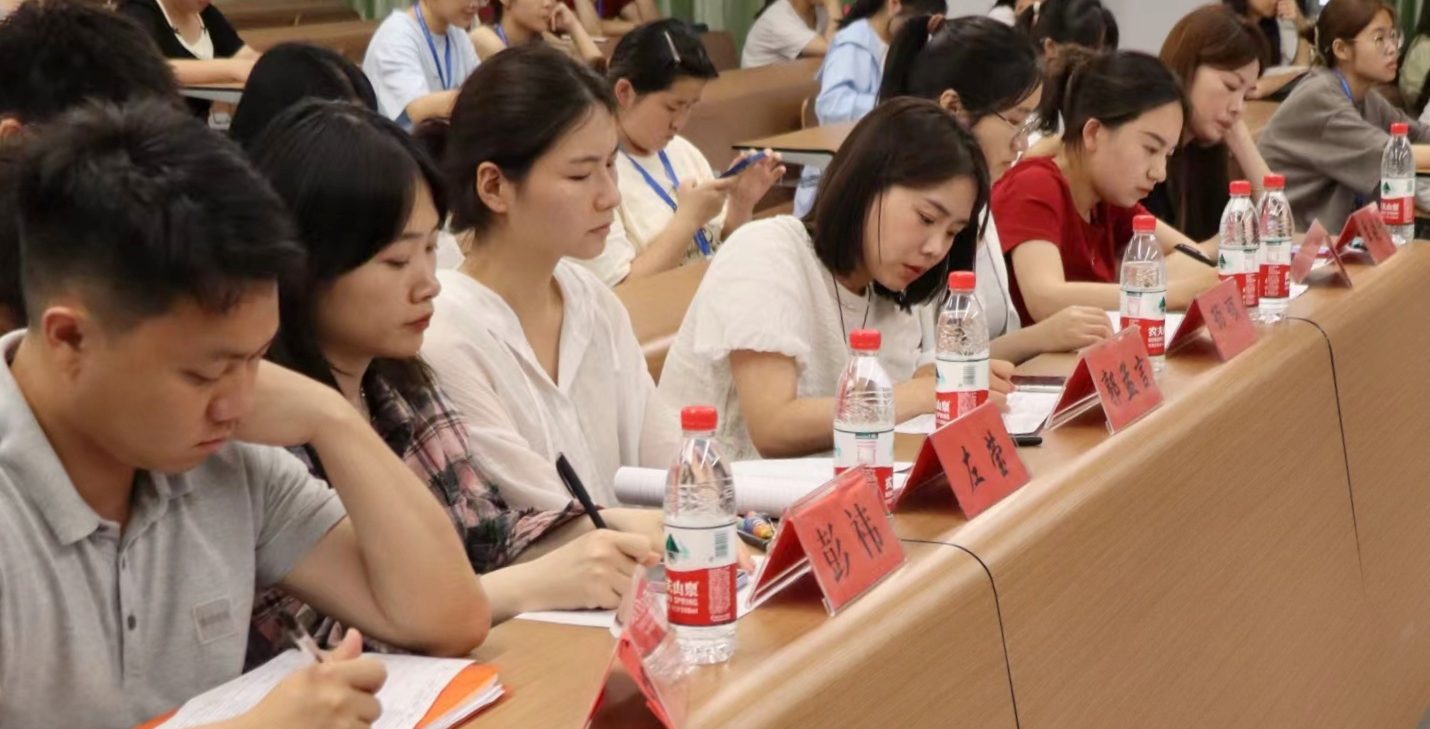 田园新篇 “三下乡”间 2024年人文学院“大手拉小手”活动暨暑期“三下乡”活动答辩会