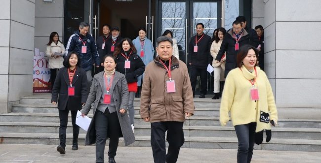【中华网】武汉工程科技学院校领导走进开学第一课 师生共启龙年新学期