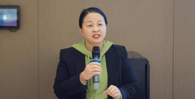 【中国教育在线强国号】武汉工程科技学院党委书记张会利讲授“开学第一课”