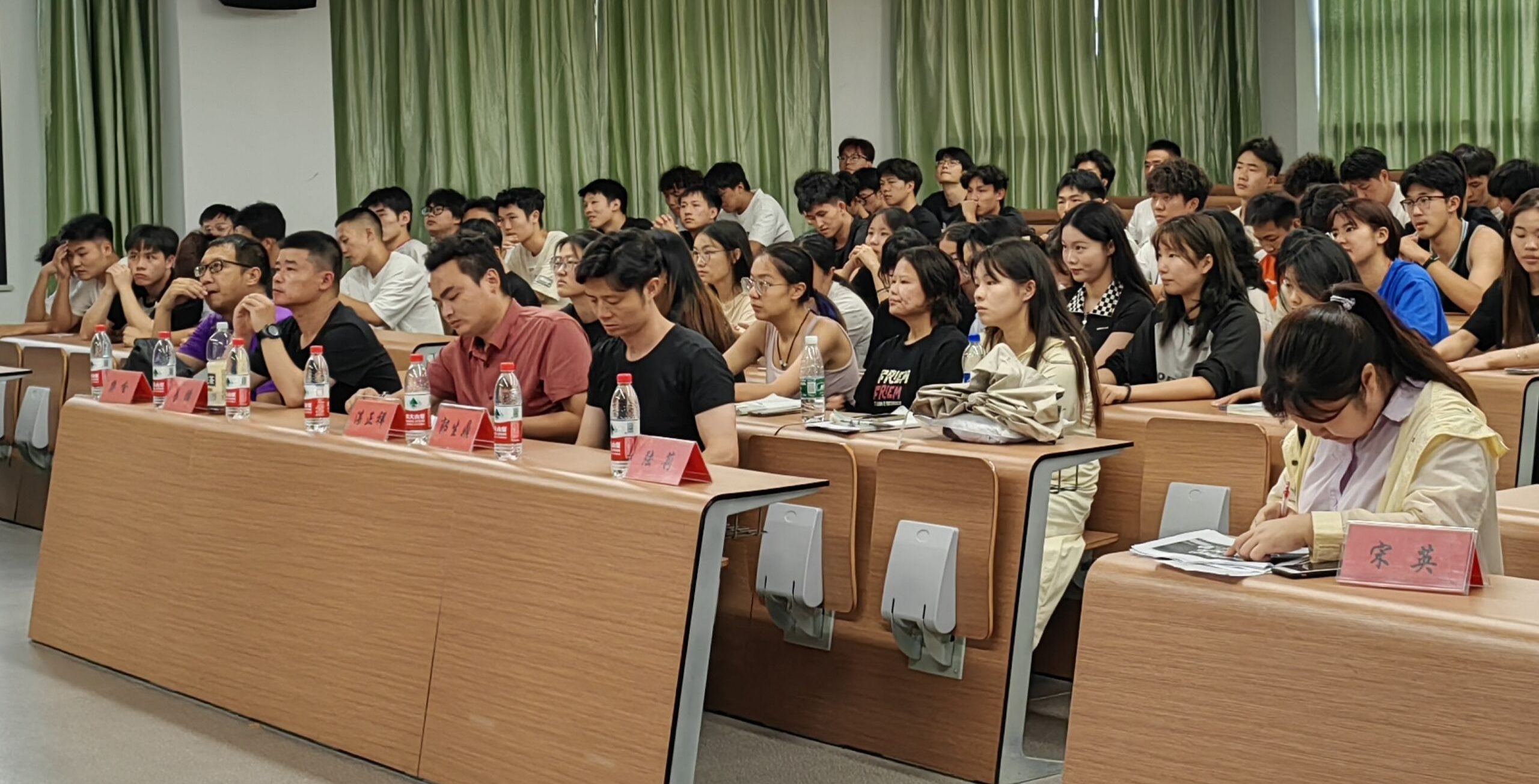 严肃考风考纪 树立优良学风 人文学院2021级社会体育指导与管理专业召开学风、纪风、考风主题大会