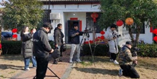 【网易新闻】聚焦乡村发展 武汉工程科技学院将课程教学带进田间地头