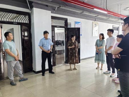 我校开展暑假前实验室安全大检查