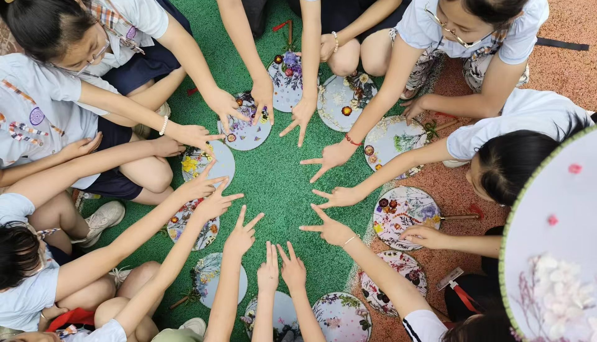 武工院暑期公益行｜微光计划志愿服务团队特色课程——让爱发光，筑梦远航