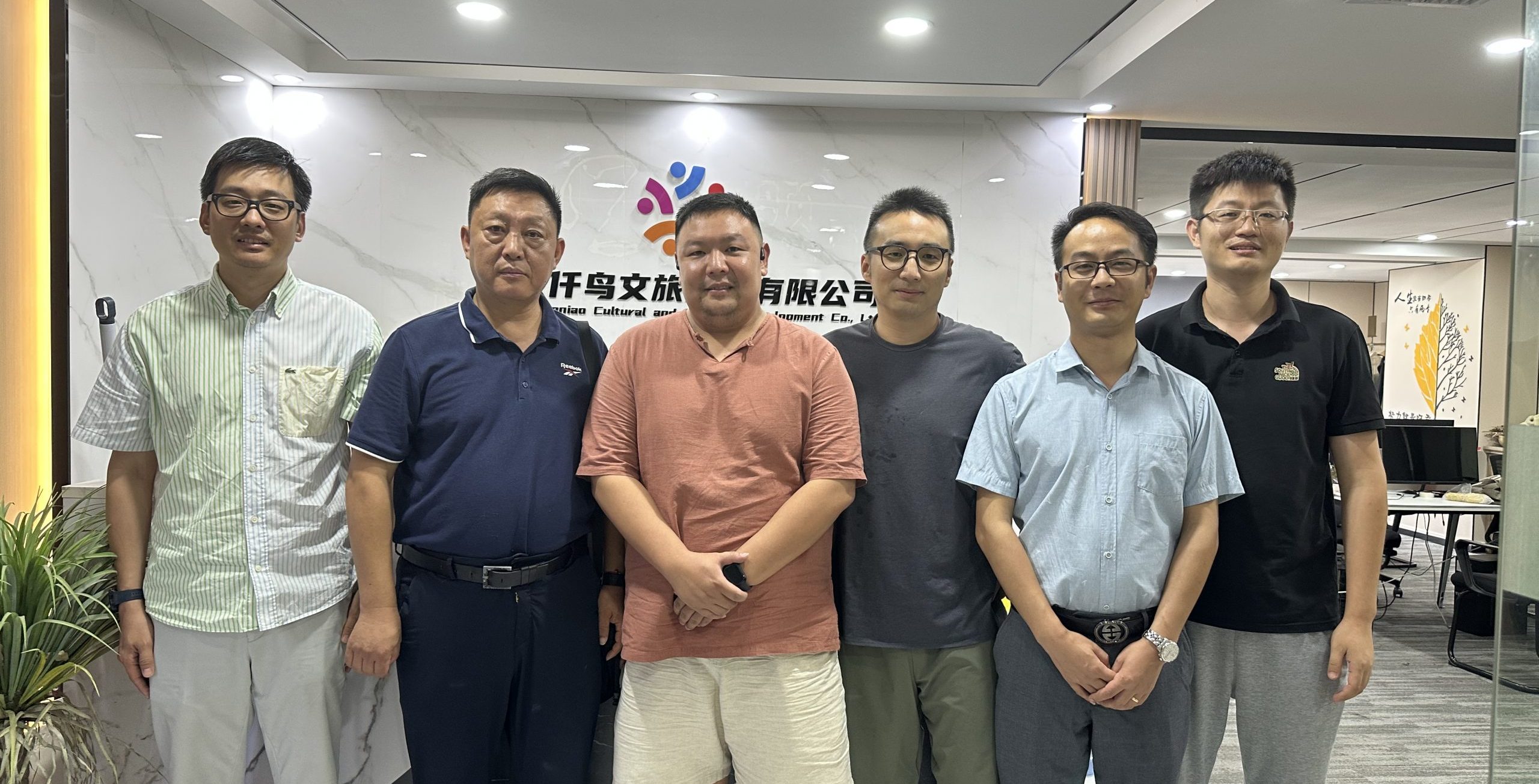 武汉工程科技学院艺术与传媒学院领导赴企业慰问挂职锻炼教师