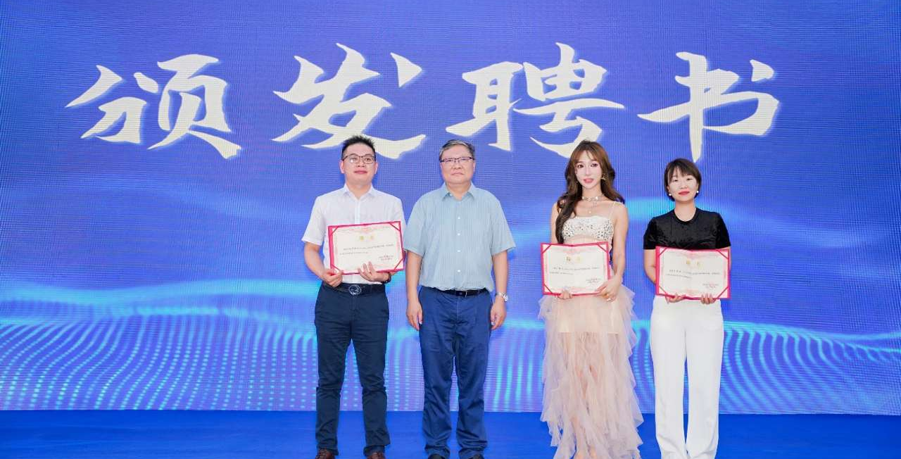 【光明日报】2024“智慧星火”数字新媒体人才校企合作智库启动仪式在武汉举行
