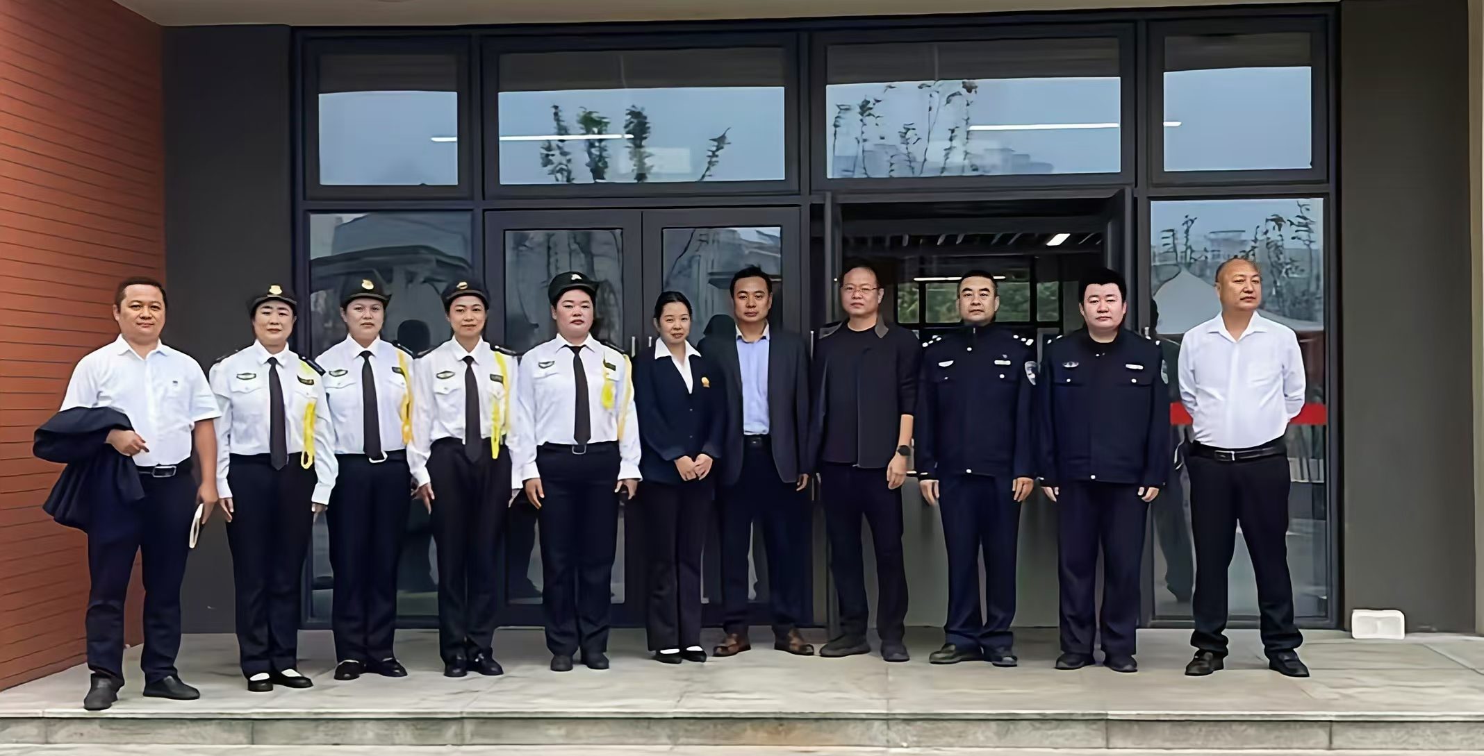 守护宿舍安全 筑牢安全防线┃武汉工程科技学院开展新生宿舍安全检查