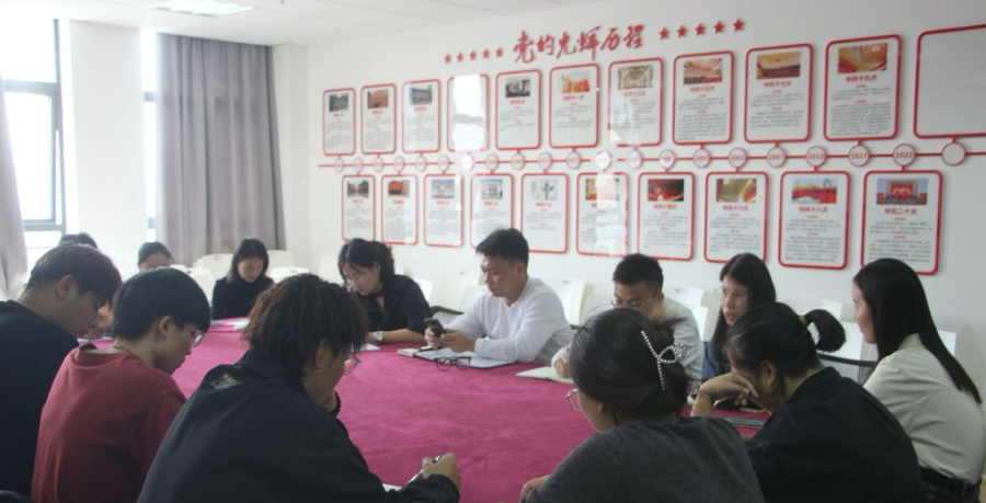 教学督导促成长，奋楫笃行绘新篇——经济与管理学院第十九届学长团队会议