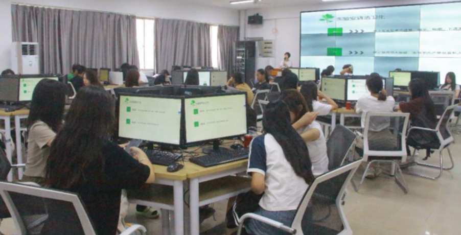 安全伴我同行，生涯面向国际——经济与管理学院入学教育