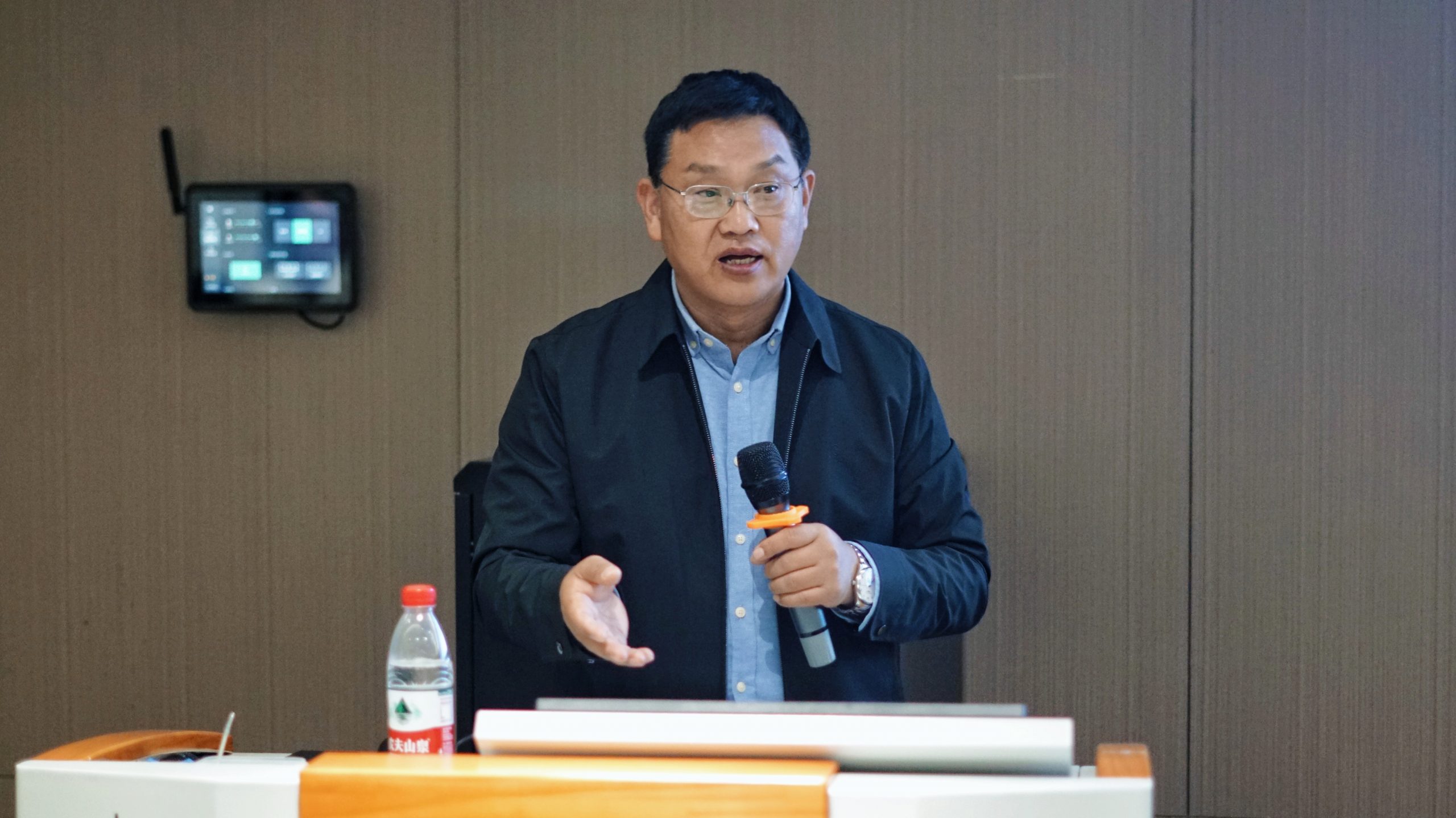 马克思主义学院举办2024秋季求是大讲堂第三场——铸牢中华民族共同体意识  实现中华民族伟大复兴