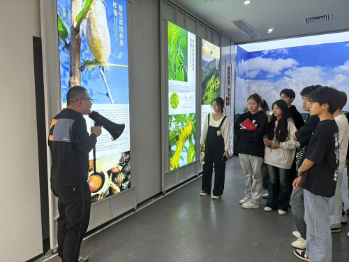 走出去！数字经济产业学院组织师生赴湖北未来家园高科技农业股份有限公司参访