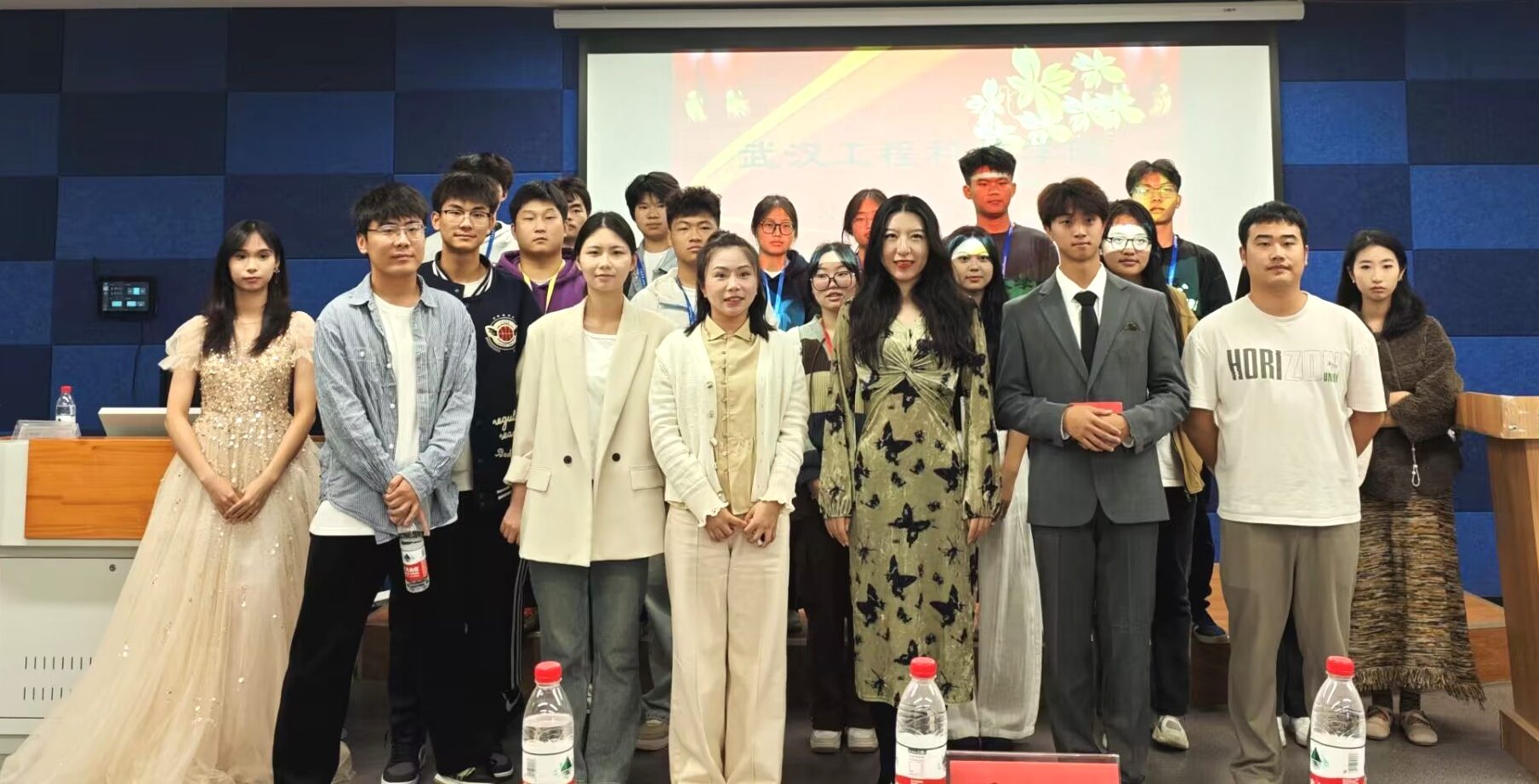 阳光正好  激情正燃 人文学院校运会动员大会顺利举行