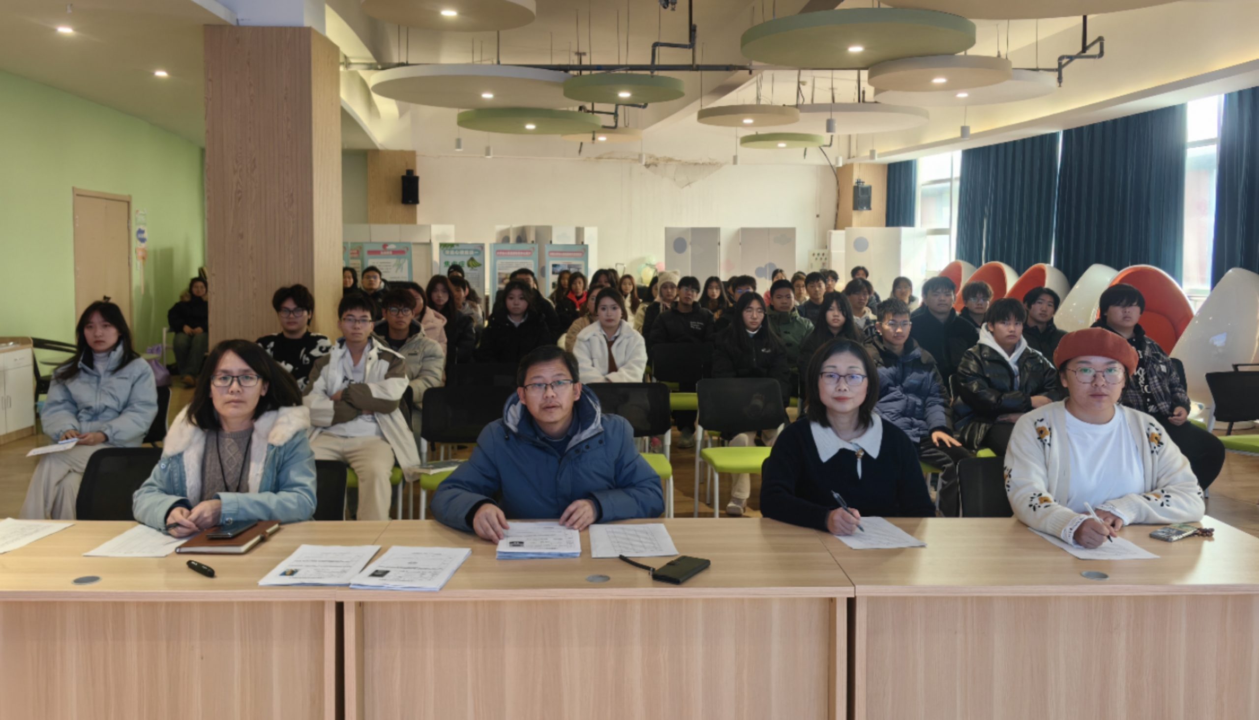 武汉工程科技学院举办大学生心理委员联合会筹备委员面试