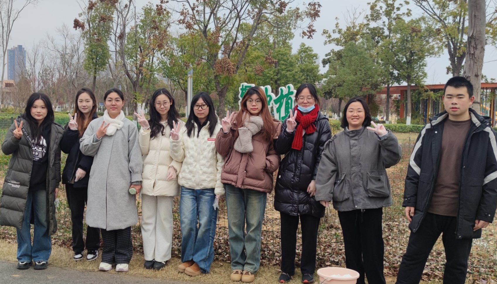 护植物关爱生命，勤施肥以劳健心——桐雨种植园完成冬季补肥