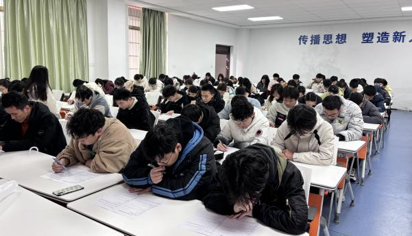 暖春三月，只待自我超越——第十六届心理知识竞赛初赛顺利举行